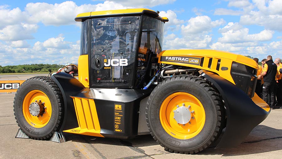 Side view of JCB Fastrac c.EM